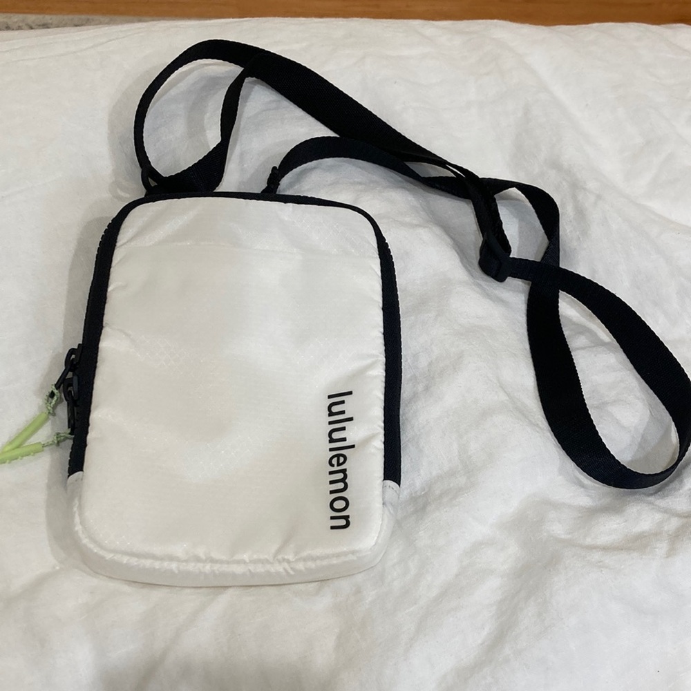 Brand New easy access crossbody bag